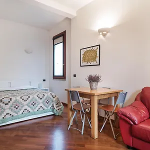 Bologna Central Studio , Bologna Italia